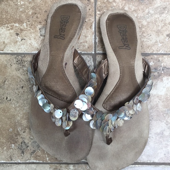 Dizzy Shoes - Dizzy seashell flip flops size 8